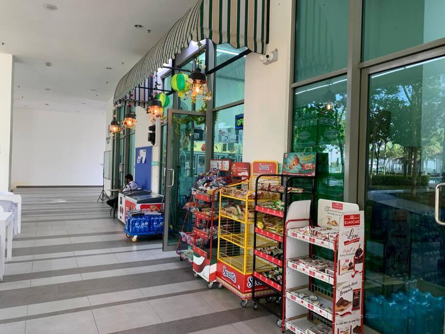Stylish Romantic Couples Getaway - Netflix&Relax 7 Cyberjaya Exterior foto
