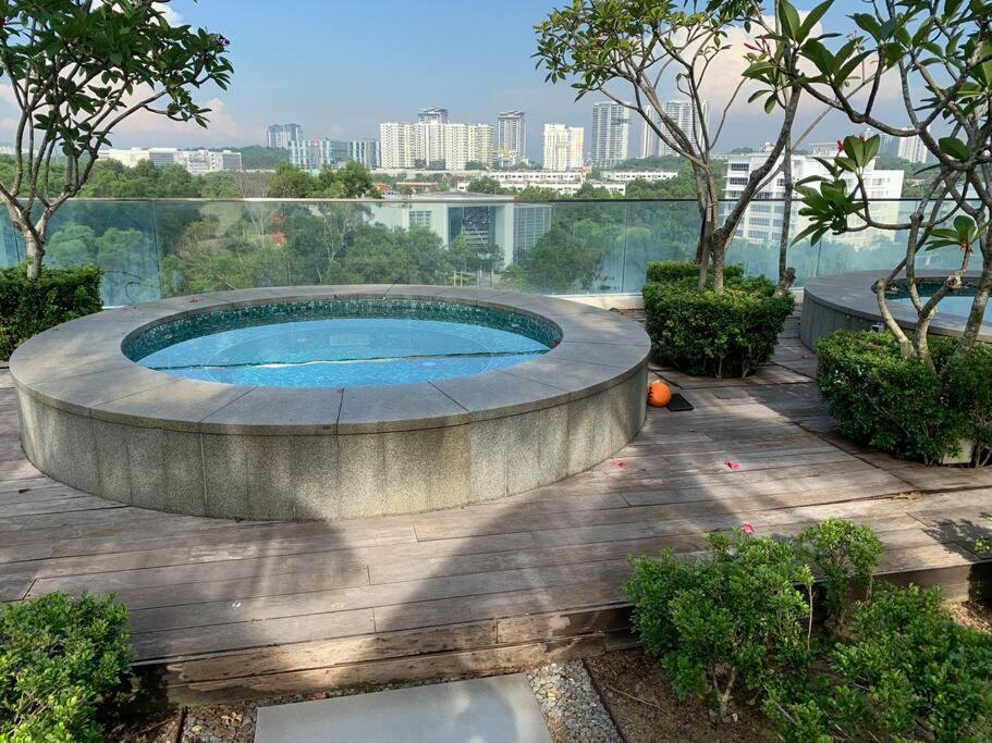 Stylish Romantic Couples Getaway - Netflix&Relax 7 Cyberjaya Exterior foto