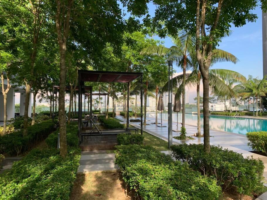 Stylish Romantic Couples Getaway - Netflix&Relax 7 Cyberjaya Exterior foto